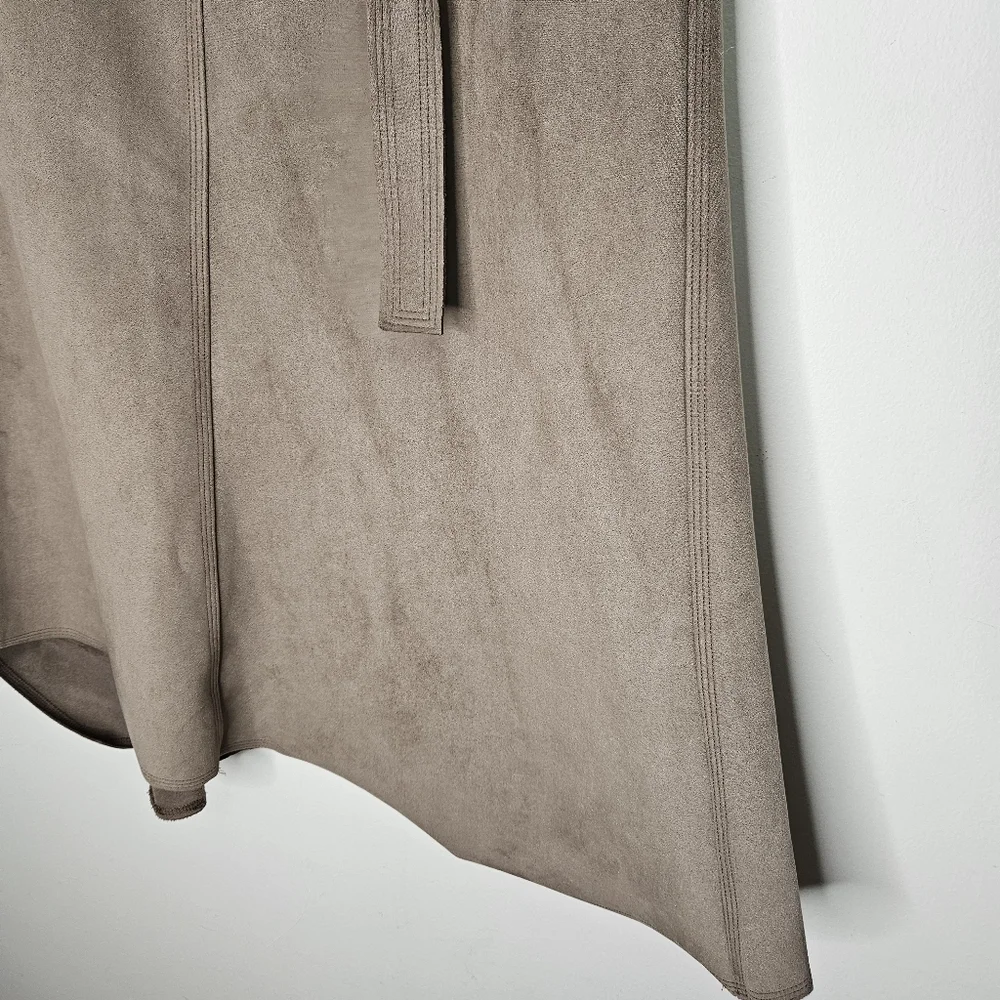 Aritzia Babaton Cecily Faux Suede  A-Line Midi Skirt Sz 4 Taupe Self-tie belt